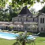 Chateau De Puyrigaud Nocleg ze śniadaniem 4*