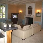 Nocleg ze śniadaniem Chateau De Puyrigaud 4*