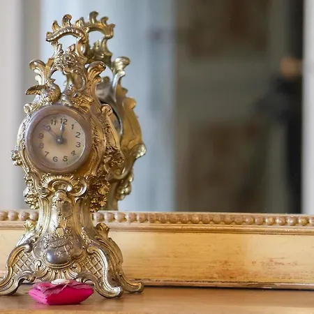 Bed & Breakfast Chateau De Puyrigaud