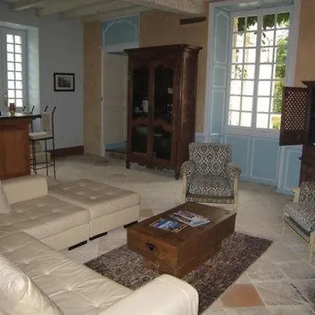 Chateau De Puyrigaud 4* Léoville