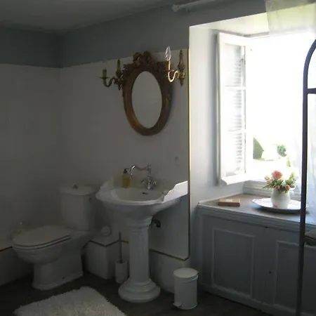 Frühstückspension Chateau De Puyrigaud 4*