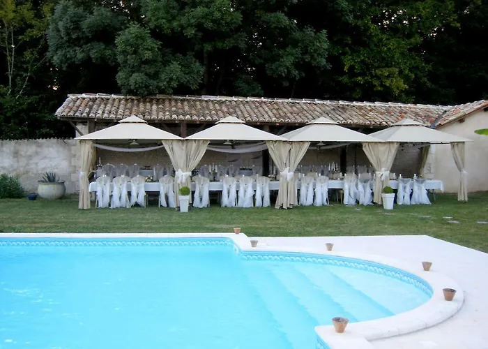 Chateau De Puyrigaud 4* Leoville