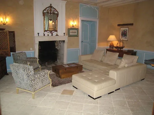 Bed & Breakfast Chateau De Puyrigaud