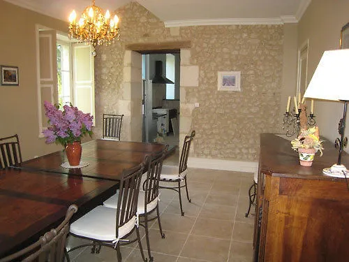 Bed & Breakfast Chateau De Puyrigaud 4*